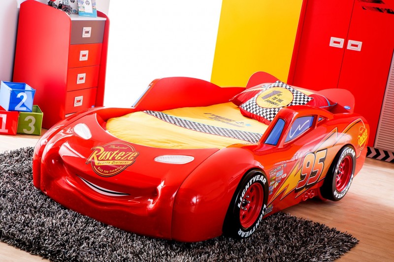 Lit voiture design Mc Queen avec éclairage pour enfant